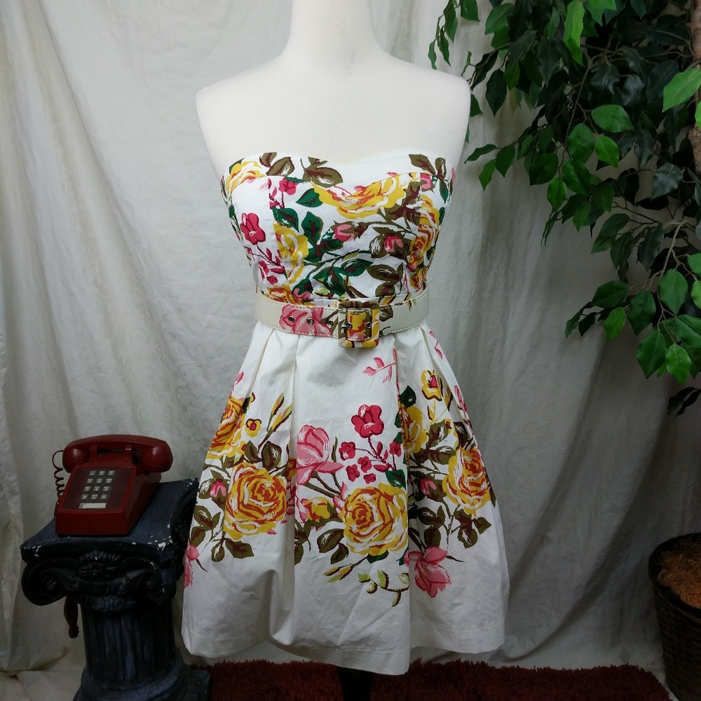 Strapless Floral Patterned Dress - Picture 1 of 7
